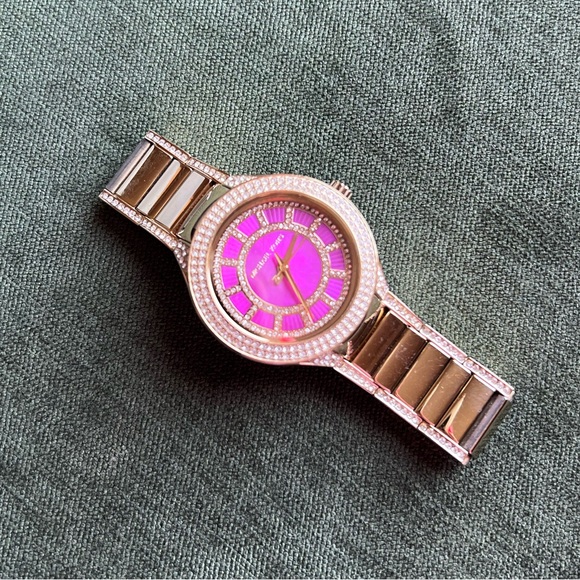 Michael Kors Gold Watch - Picture 2 of 4